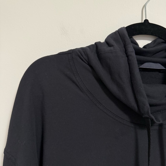 Lululemon Twisted & Tucked Long Sleeve Black 8 - Picture 5 of 12